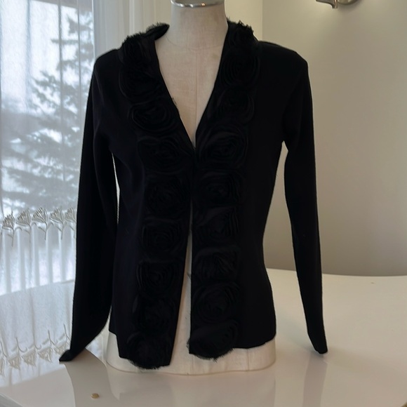 Red rose accent cardigan size medium - Picture 1 of 6